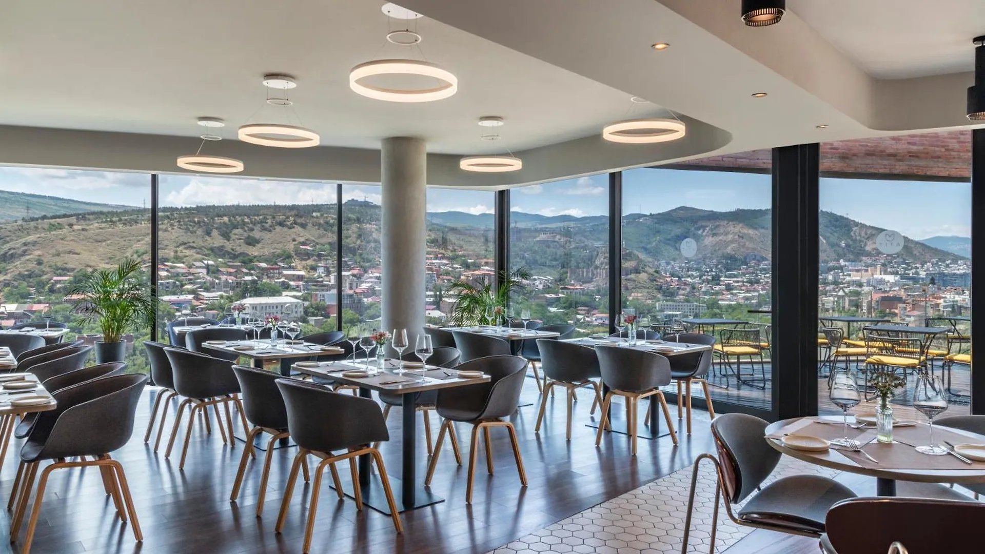 Hotel Golden Tulip Design Tbilisi